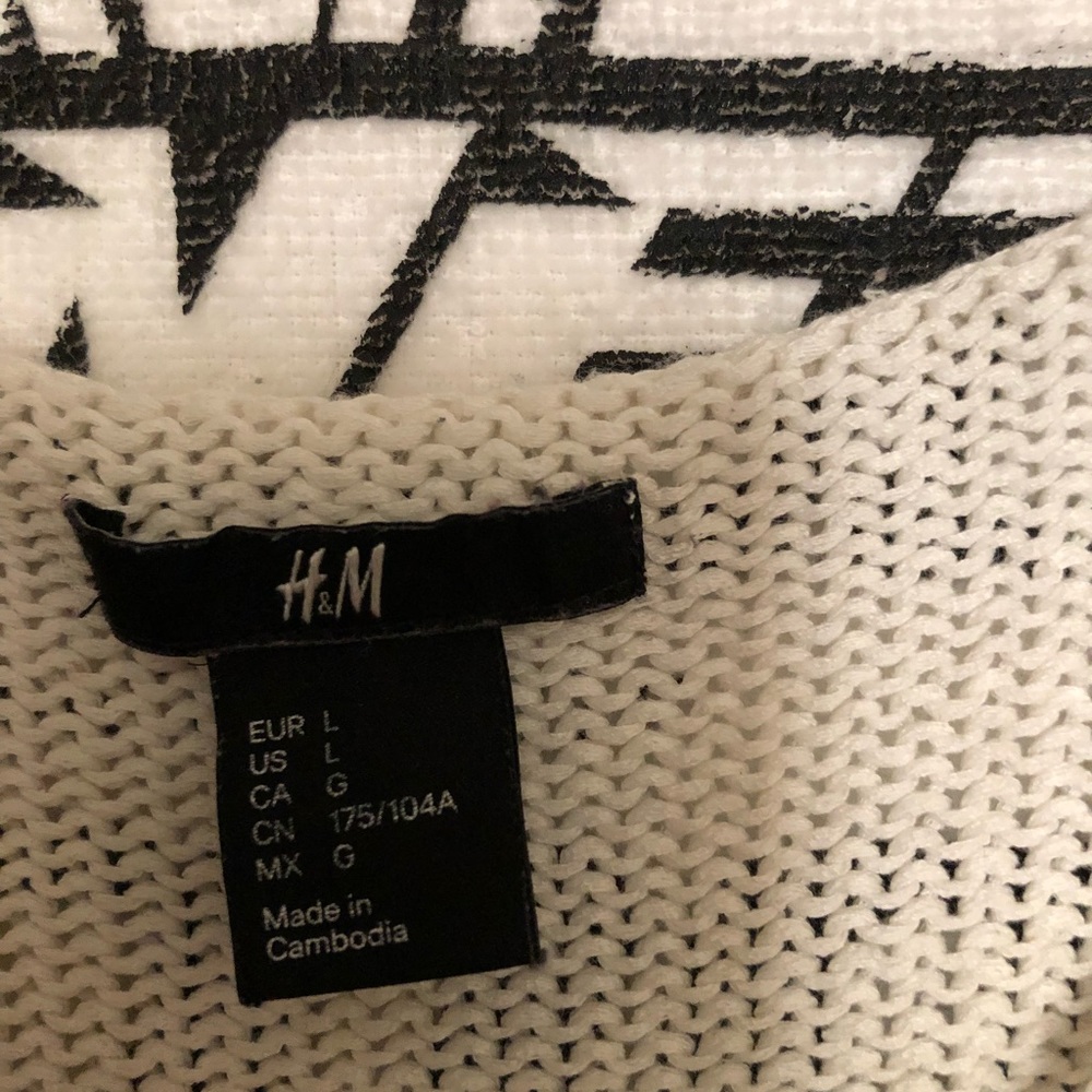 Very nice sweater - Picture 2 of 2